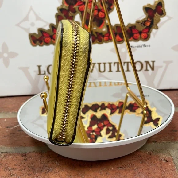 Kate Spade Wallet in Lemon Yellow - Picture 5 of 12